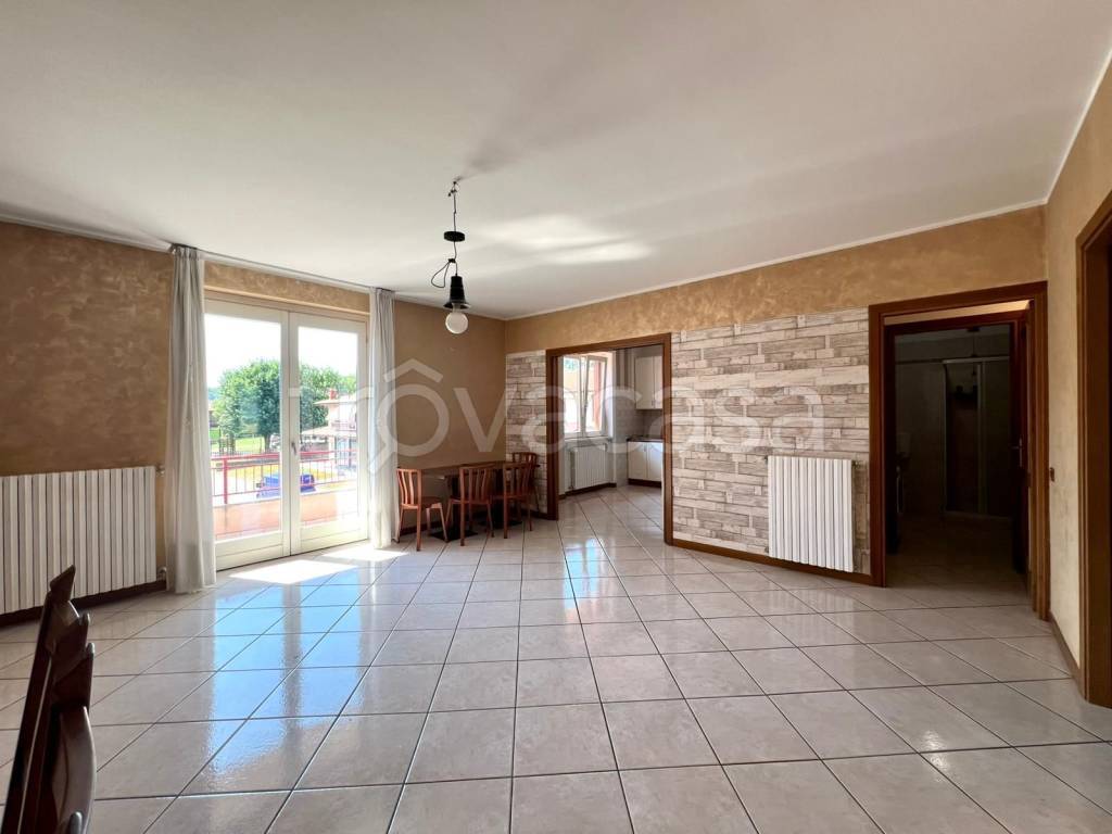 appartamento in vendita a Cenate Sopra in zona Sant'Ambrogio