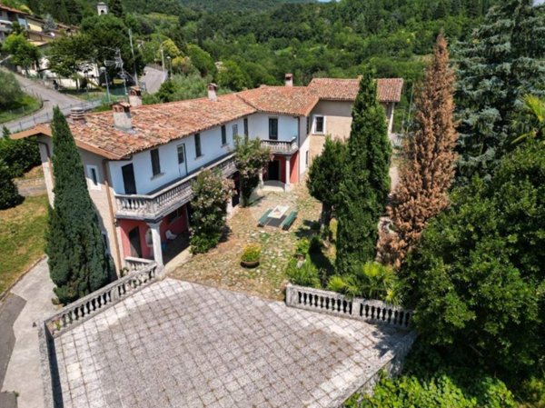 casa indipendente in vendita a Cenate Sopra in zona Sant'Ambrogio