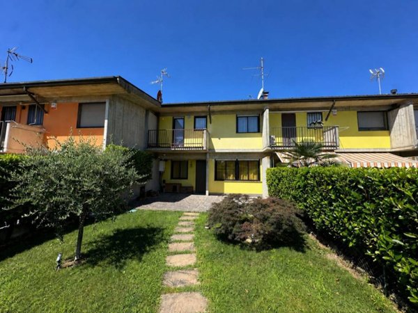 casa indipendente in vendita a Cenate Sopra in zona Sant'Ambrogio