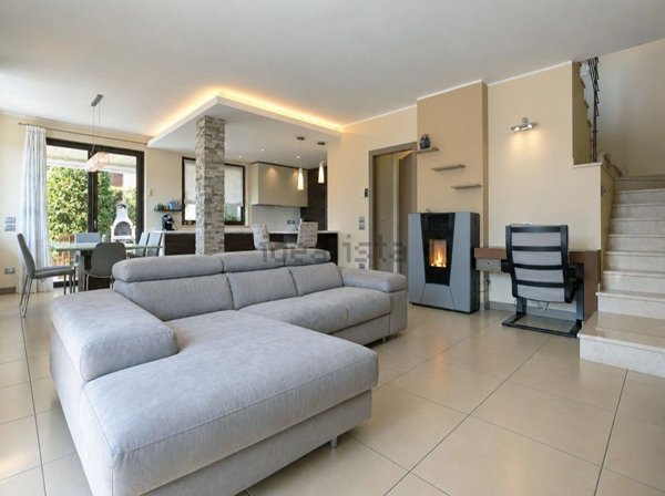 casa indipendente in vendita a Cenate Sopra in zona Sant'Ambrogio
