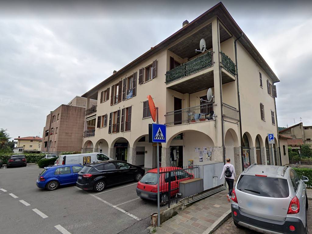 negozio in vendita a Cenate Sotto