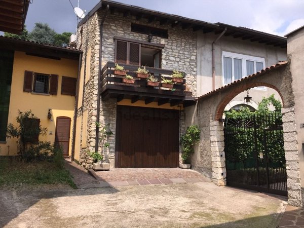 pentavano in vendita a Cenate Sotto