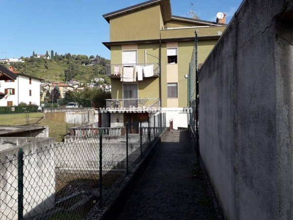 locale commerciale in vendita a Cenate Sotto
