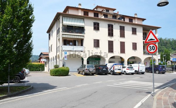 negozio in vendita a Cenate Sotto