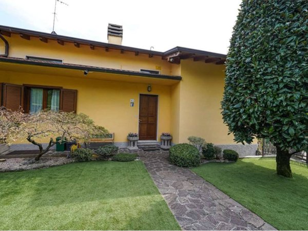 casa indipendente in vendita a Cenate Sotto in zona San Rocco