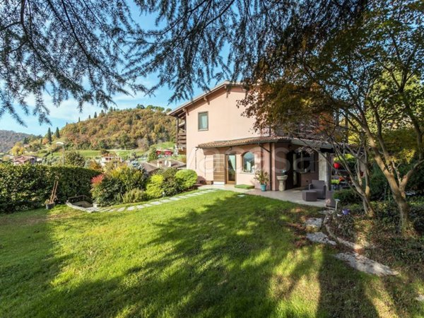 casa indipendente in vendita a Cenate Sotto
