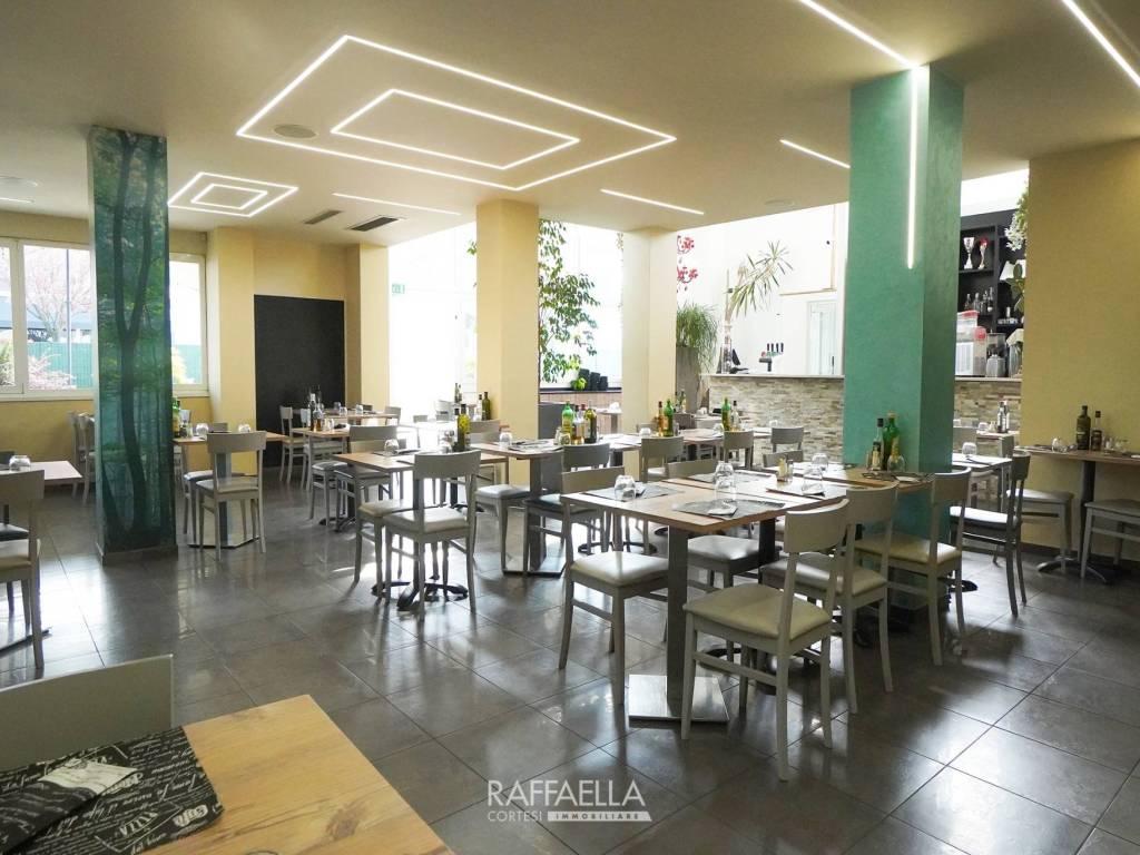 negozio in vendita a Cenate Sotto