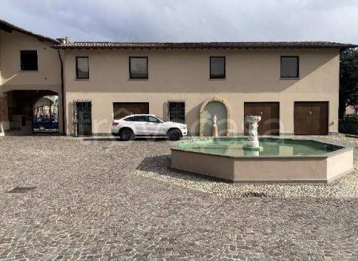 appartamento in vendita a Cenate Sotto in zona Veneziane