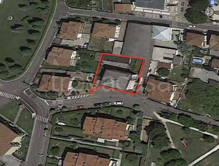appartamento in vendita a Cenate Sotto in zona Castello
