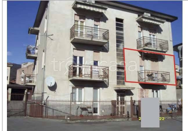 appartamento in vendita a Cenate Sotto in zona Castello