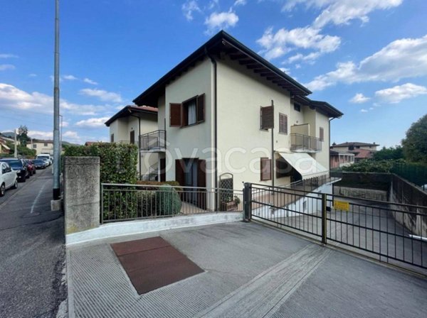 appartamento in vendita a Cenate Sotto in zona Castello