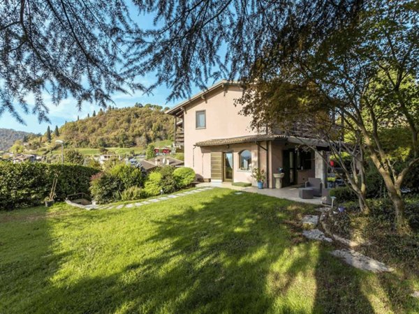 casa indipendente in vendita a Cenate Sotto in zona Castello