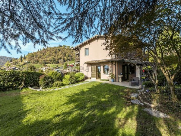 casa indipendente in vendita a Cenate Sotto in zona Castello