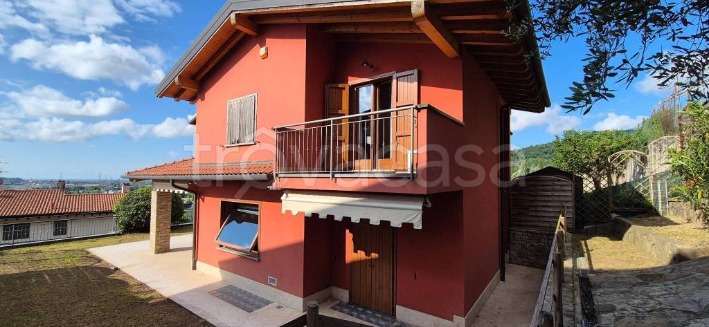 casa indipendente in vendita a Cenate Sotto in zona Castello