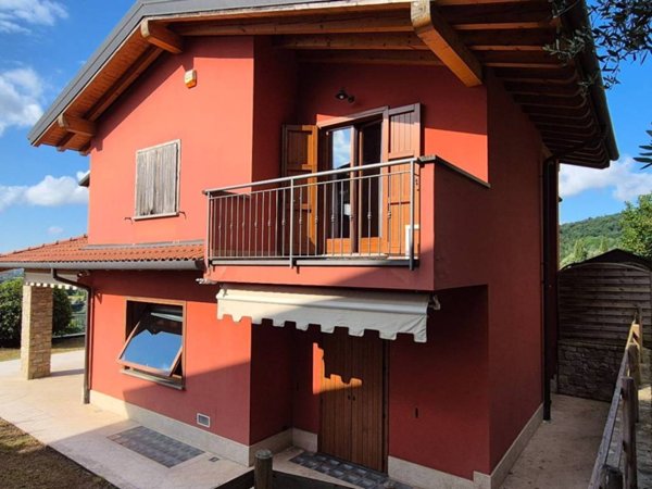 casa indipendente in vendita a Cenate Sotto in zona Castello