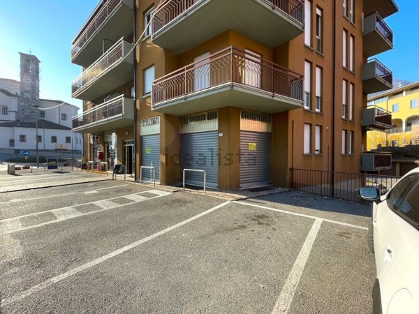 negozio in vendita a Cene