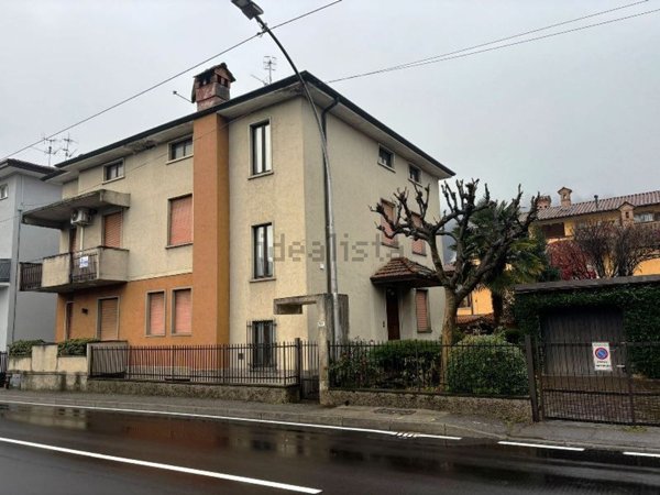 casa indipendente in vendita a Cene