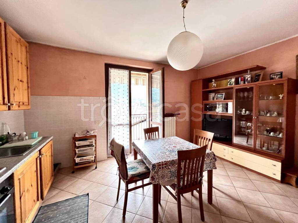 appartamento in vendita a Cene