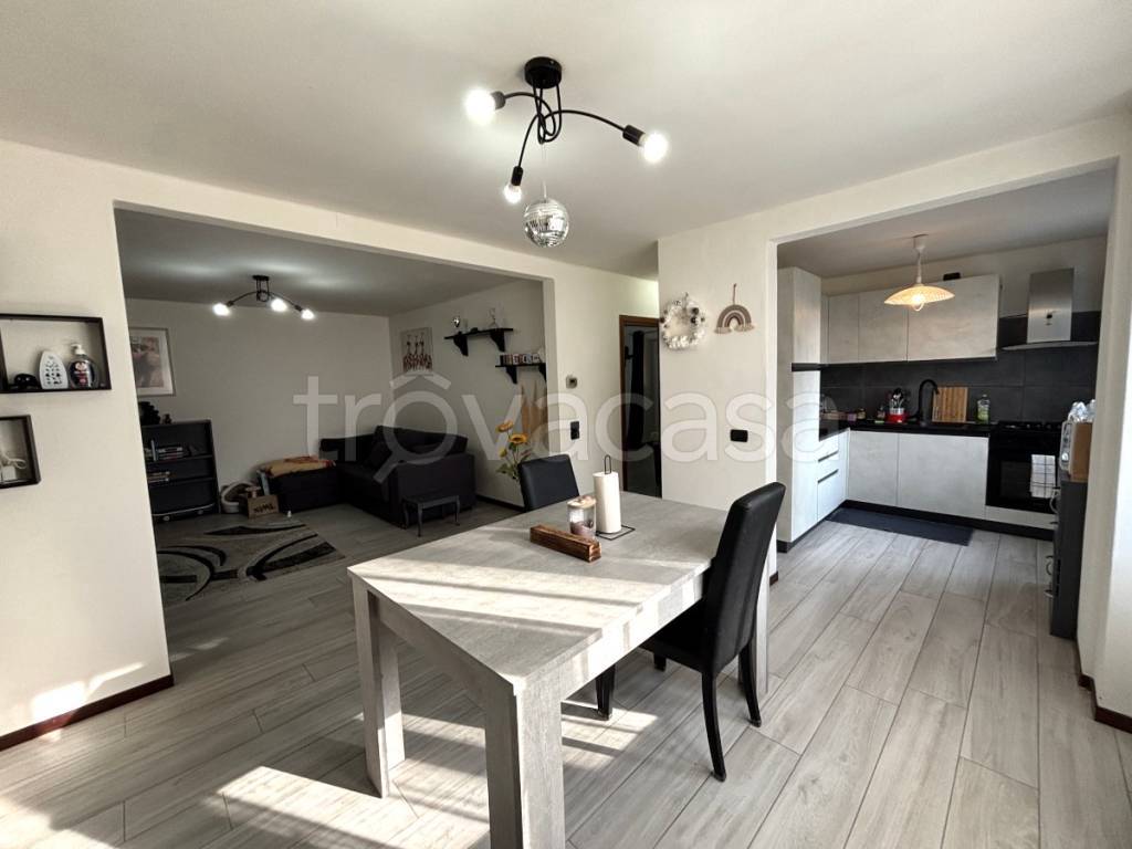 appartamento in vendita a Cene