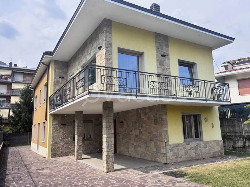 casa indipendente in vendita a Cene