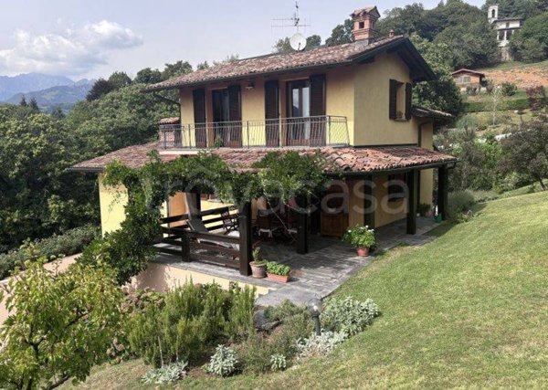 casa indipendente in vendita a Cene