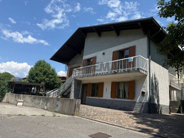 casa indipendente in vendita a Cerete