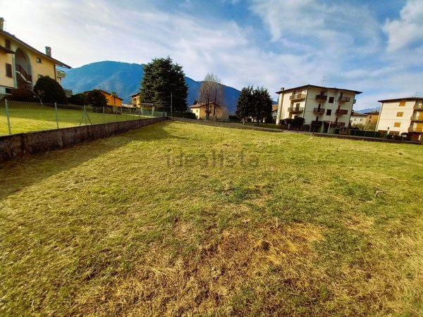 terreno edificabile in vendita a Cerete