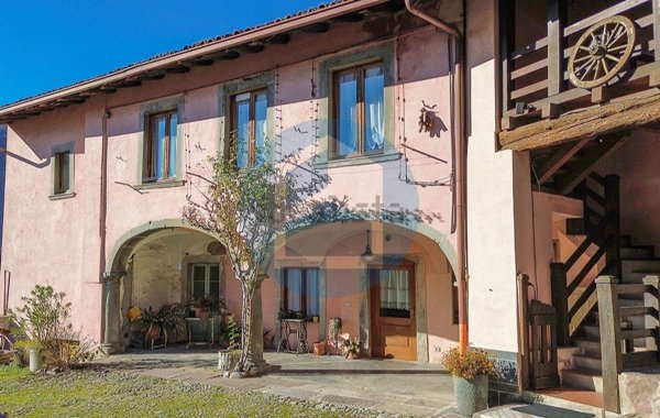 casa indipendente in vendita a Cerete in zona Novezio