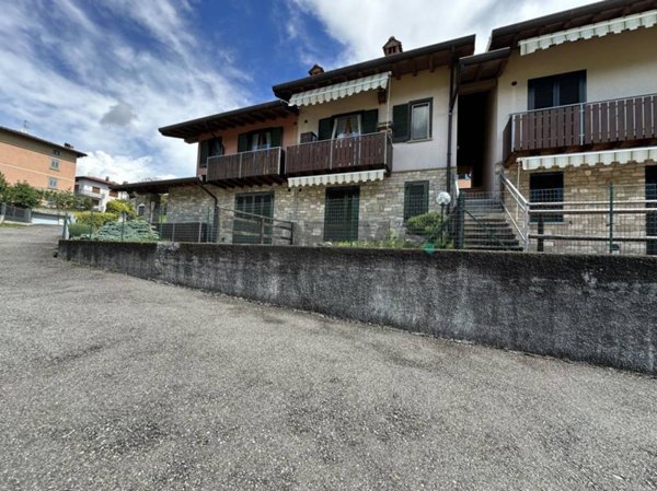 appartamento in vendita a Cerete in zona Novezio