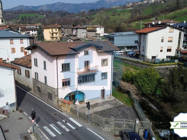 casa indipendente in vendita a Cerete in zona Novezio