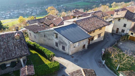 appartamento in vendita a Cerete in zona Novezio