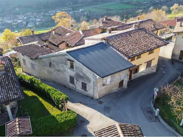 appartamento in vendita a Cerete in zona Novezio