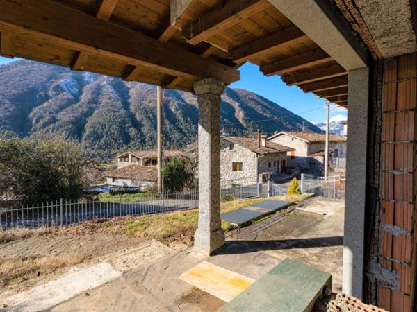 casa indipendente in vendita a Cerete in zona Novezio