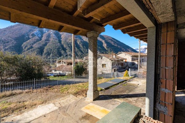 casa indipendente in vendita a Cerete in zona Novezio