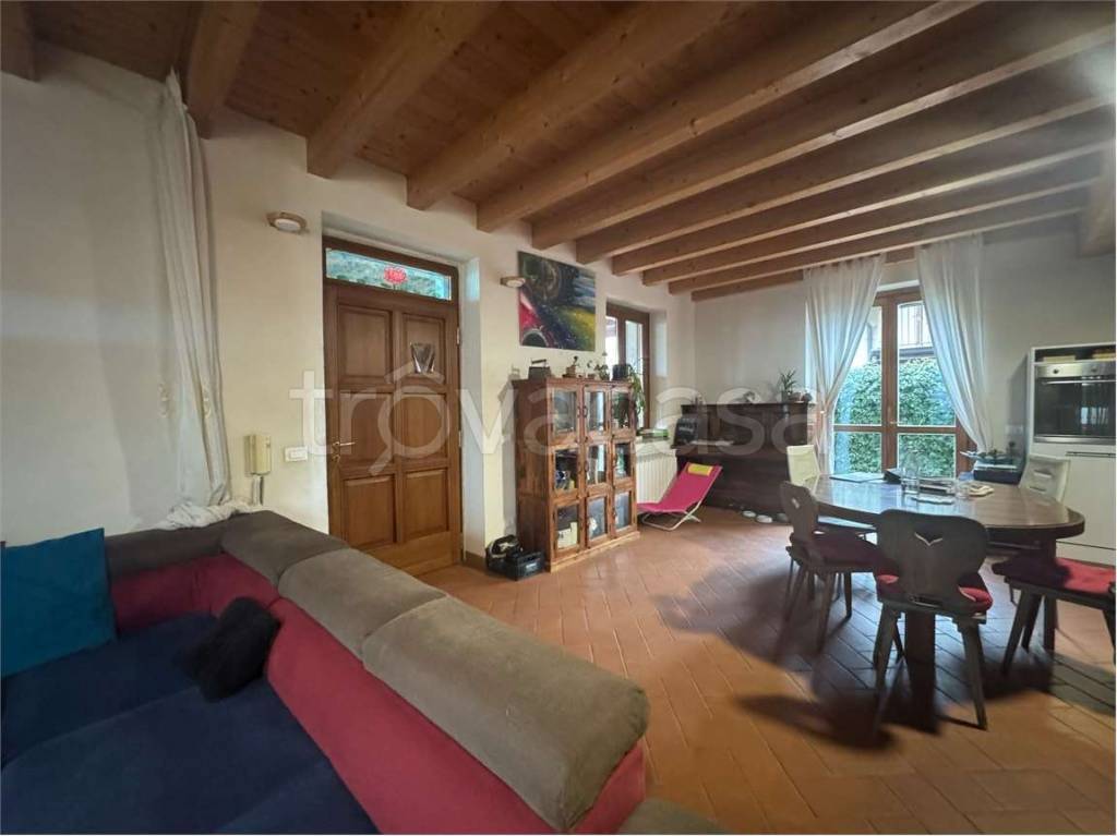 casa indipendente in vendita a Chignolo d'Isola