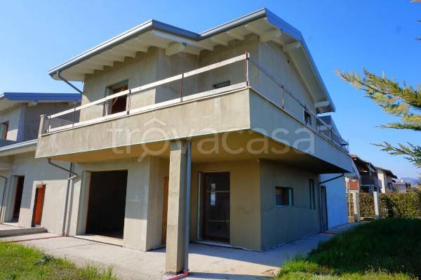 casa indipendente in vendita a Chignolo d'Isola