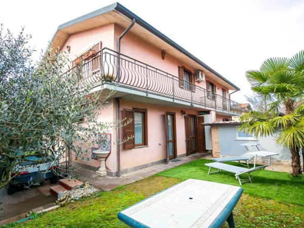 casa indipendente in vendita a Chignolo d'Isola