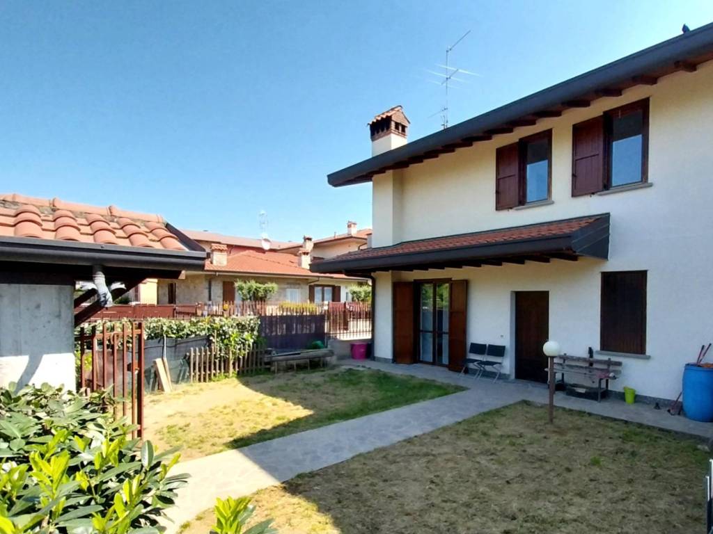 casa indipendente in vendita a Chignolo d'Isola