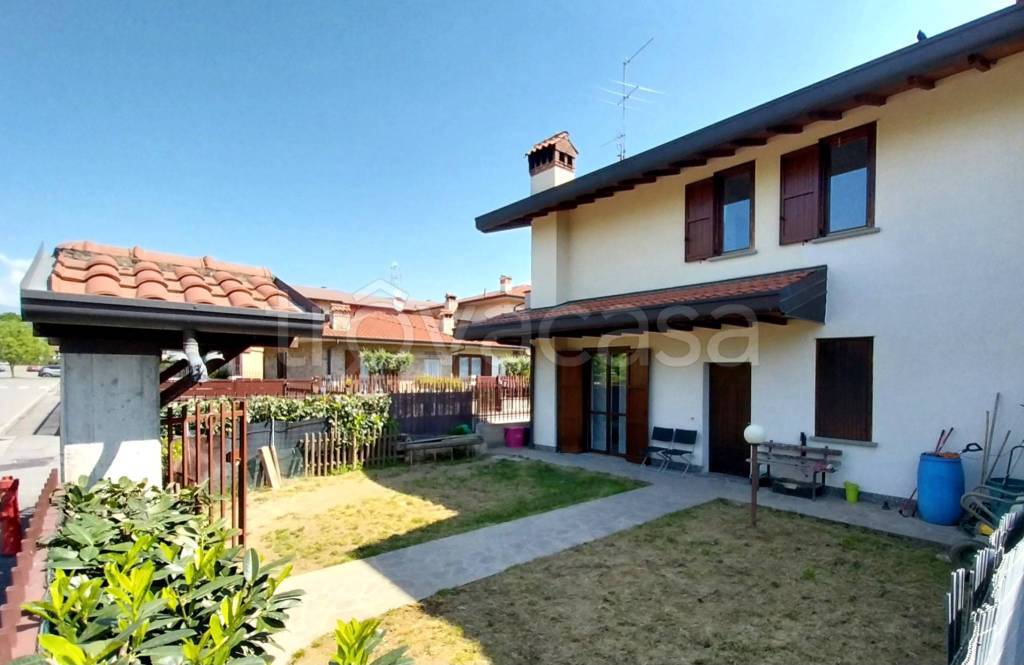 casa indipendente in vendita a Chignolo d'Isola