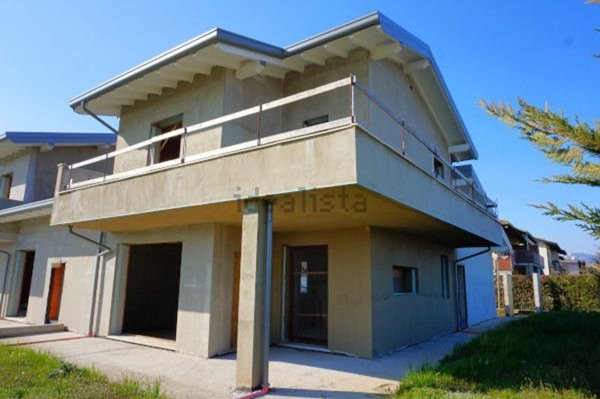 casa indipendente in vendita a Chignolo d'Isola