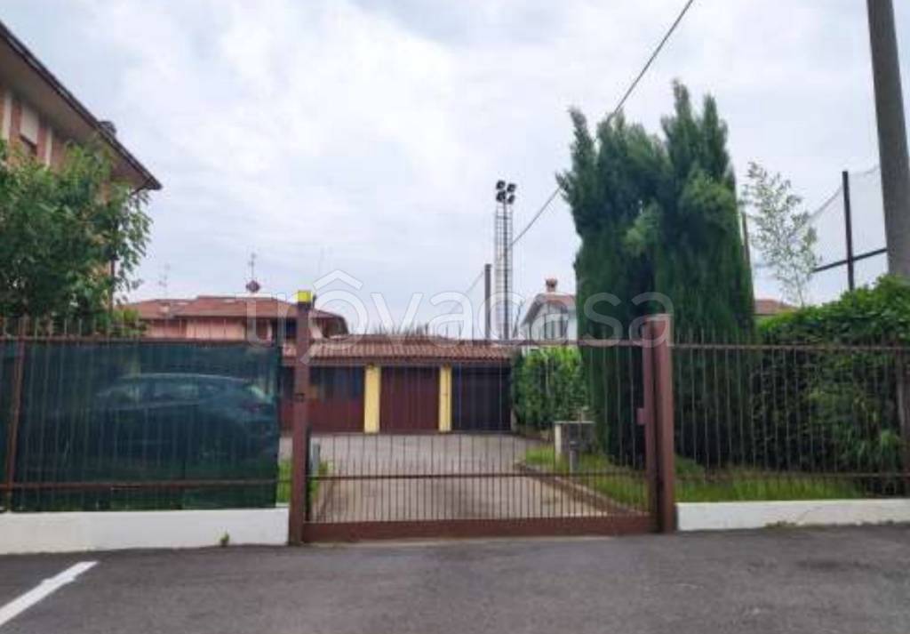 casa indipendente in vendita a Chignolo d'Isola