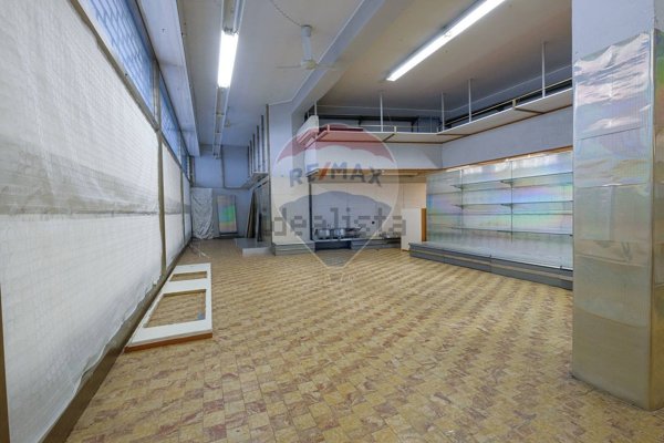 negozio in vendita a Chignolo d'Isola