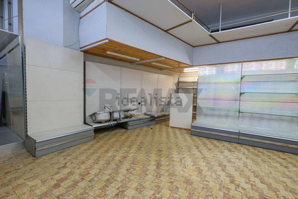 negozio in vendita a Chignolo d'Isola