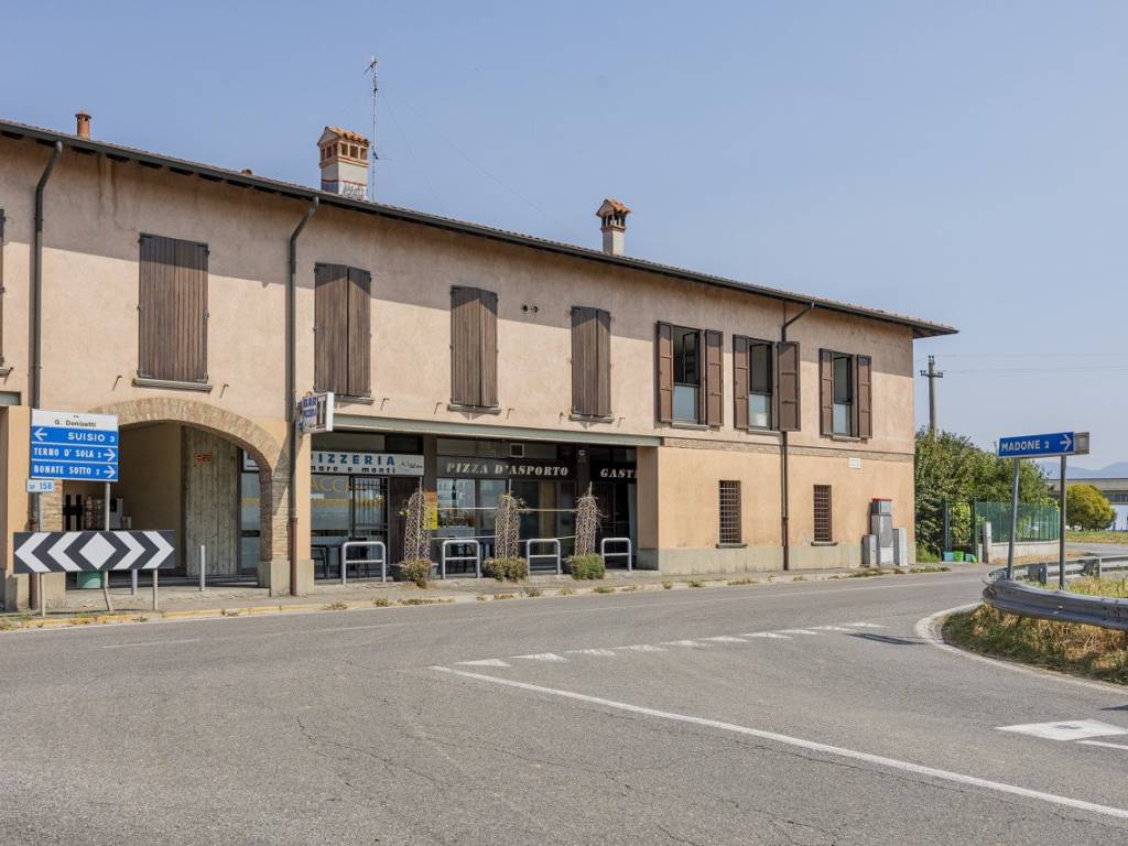 negozio in vendita a Chignolo d'Isola
