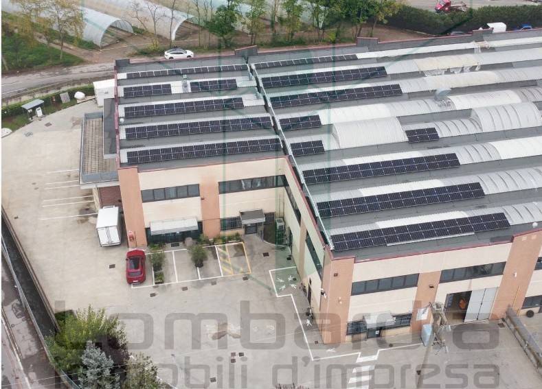 locale commerciale in vendita a Chiuduno