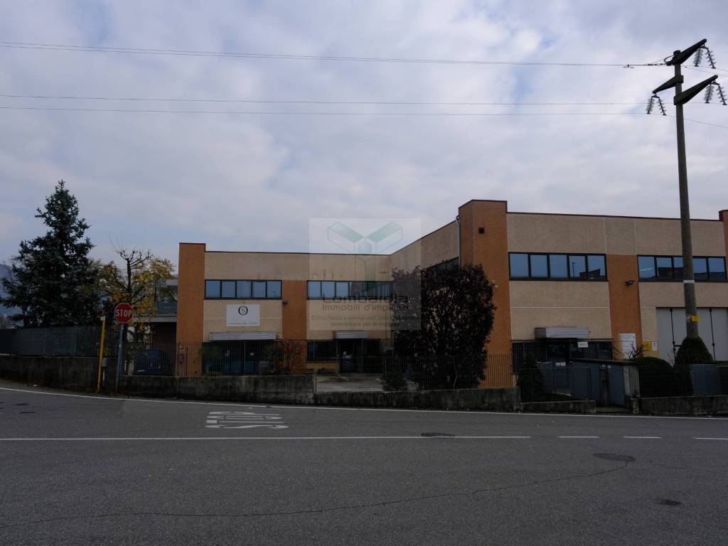 locale commerciale in vendita a Chiuduno