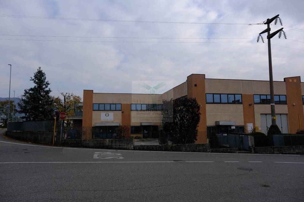 locale commerciale in vendita a Chiuduno