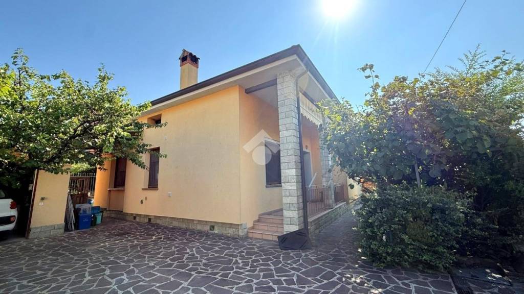 casa indipendente in vendita a Chiuduno