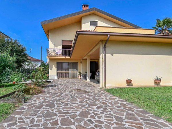casa indipendente in vendita a Chiuduno