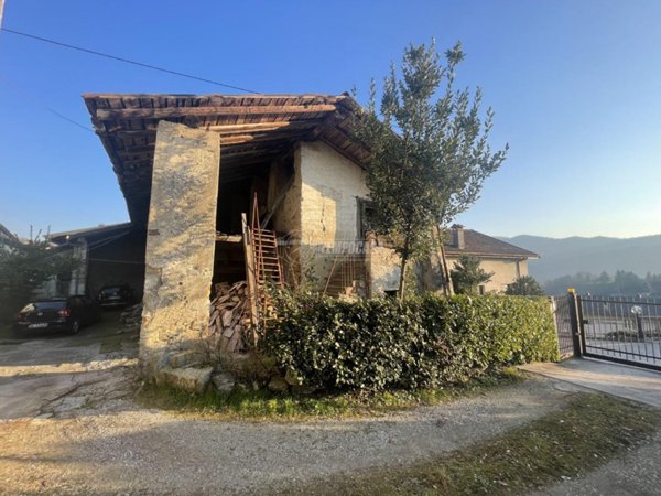 casa indipendente in vendita a Cisano Bergamasco in zona Valbonaga